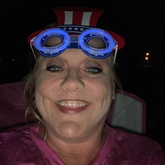 Meet your Posher, Jennifer - Picture 1 of 1